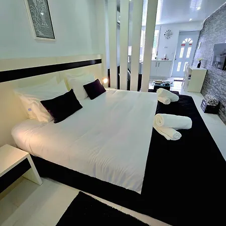 The Cedar Tree House בית נופש סטה סידדס