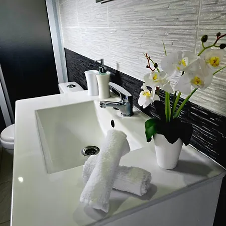 The Cedar Tree House בית נופש *