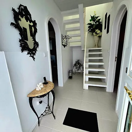 The Cedar Tree House بيت للعطل