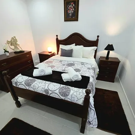 بيت للعطل The Cedar Tree House