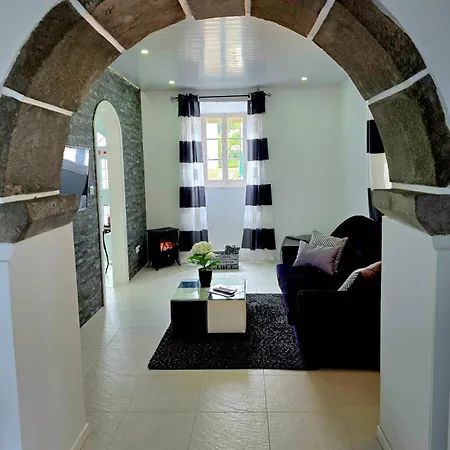 בית נופש The Cedar Tree House סטה סידדס