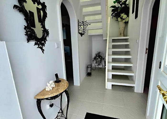 The Cedar Tree House بيت للعطل