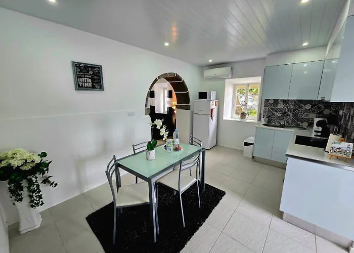 The Cedar Tree House سيتي سيداديس